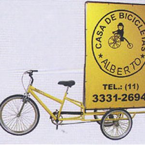 Triciclo com Banners